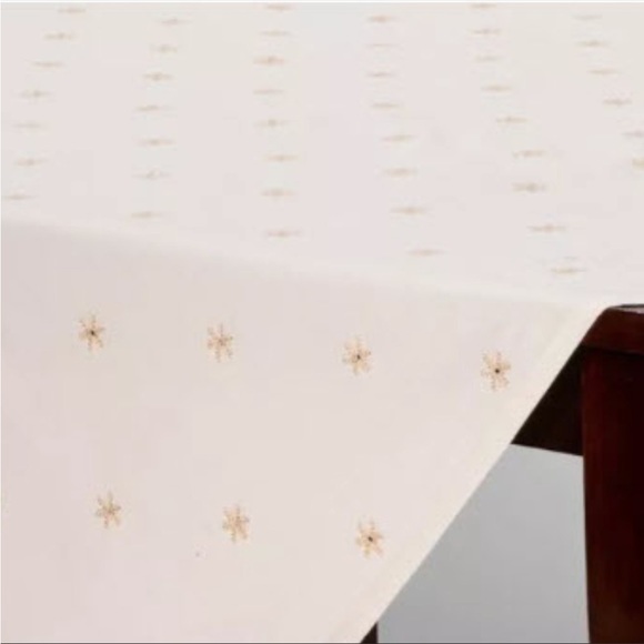 Threshold 50"X50" Snowflake Table Throw or Decorative Couch Throw Blanket - Picture 2 of 6